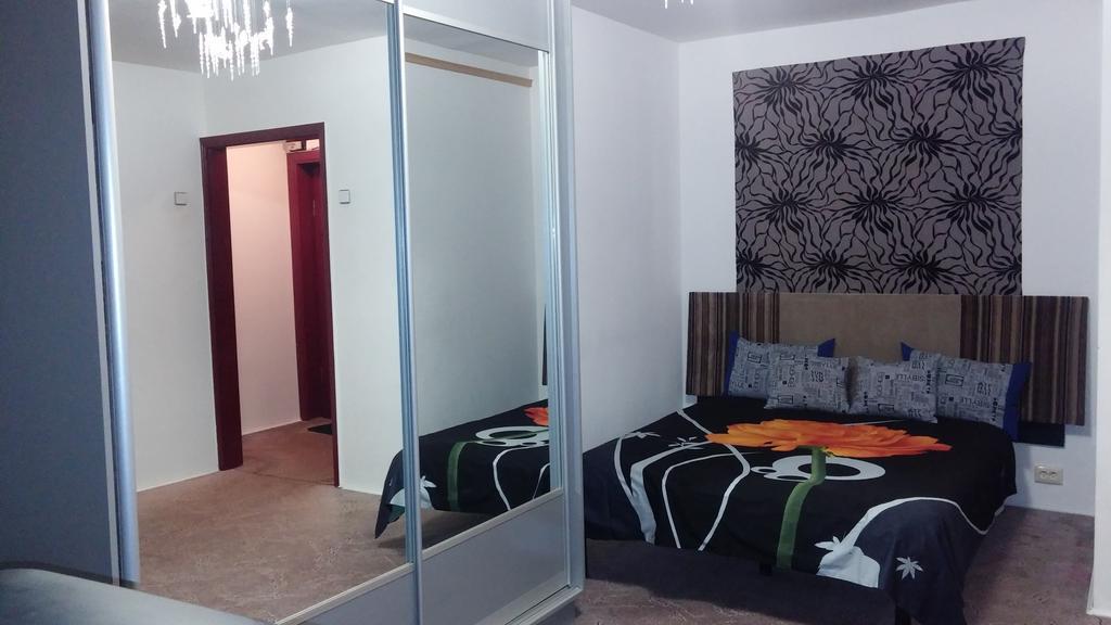 Central Park Apartment Днепр Экстерьер фото